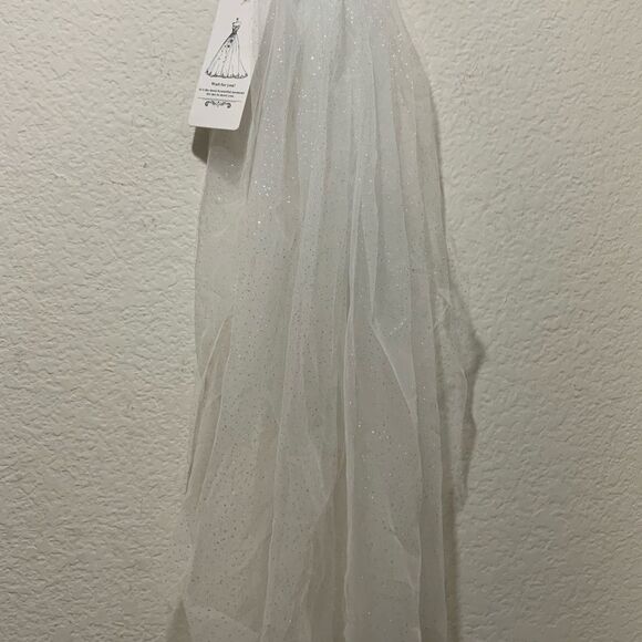 26” Long Wedding Bridal  Veil w/Comb Simple White - Picture 2 of 6